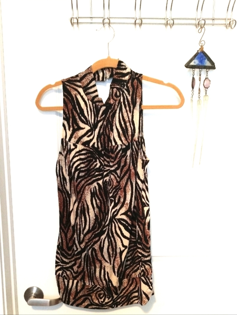 Six Degrees Of Separation Women's  L Sleeveless Zebra Print V-Neck Top